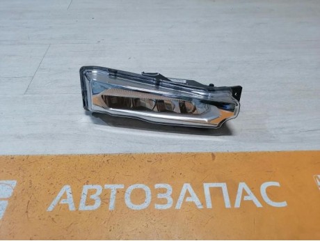 BMW X3 П противотуманка правая деф