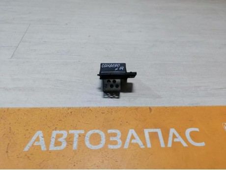 Sandero №14 резистор ветилятора охлаждения двигателя с конд