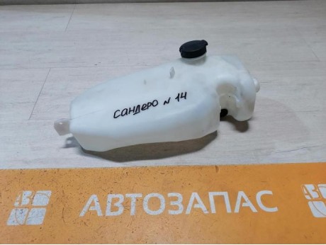 Sandero №14 бачок омывателя лобового стекла