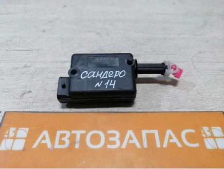 Sandero №14 активатор замка багажника