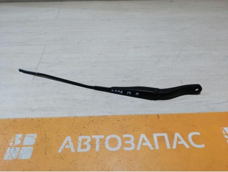 Sandero №14 поводок дворника правый