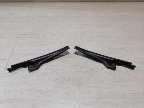 Sandero №14 уголок жабо правый