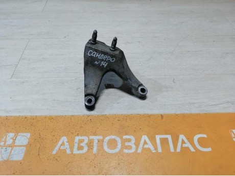Sandero №14 кронштейн верхней подушки коробки