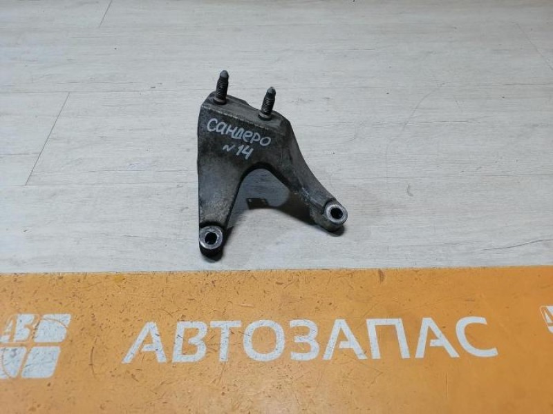 Sandero №14 кронштейн верхней подушки коробки