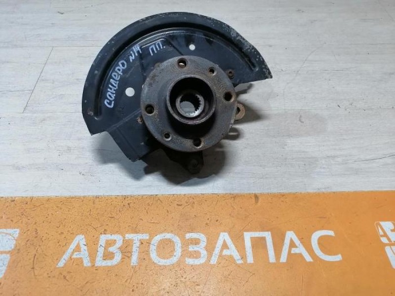 Sandero №14 кулак правый