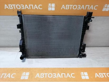 Sandero №14 радиатор охлаждения двигателя деф