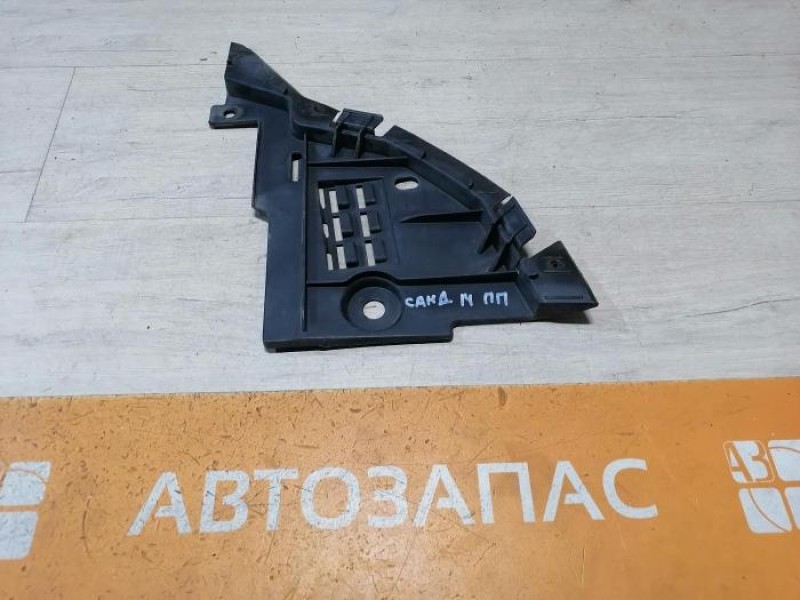 Sandero №14 пыльник переднего бампера правый деф