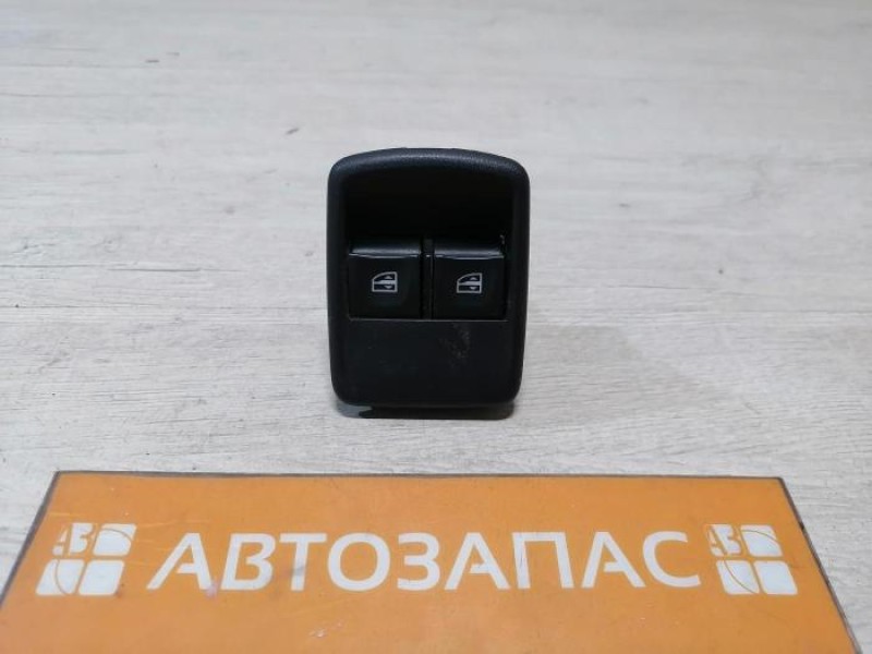 Sandero №14 блок управления стеклоподъемниками