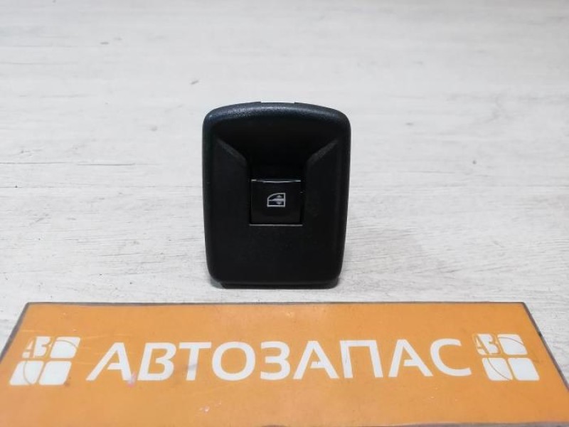 Sandero №14 кнопка стеклоподъемника
