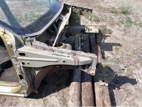 Sandero №14 лонжерон правый