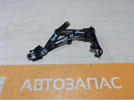 Lancer 10 №1 петля багажника правая