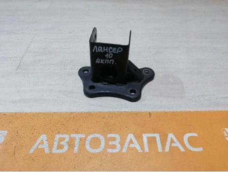 Lancer 10 №1 кронштейн верхней подушки коробки