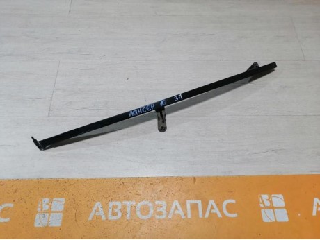 Lancer 10 №1 направляющая стекла двери задняя правая