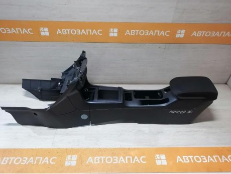 Lancer 10 №1 подлокотник