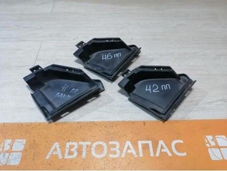 Logan №46 дефлектор радиатора правый 623127925