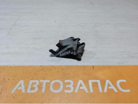 Duster №6 кронштейн фиксатор тросов кулисы мкпп