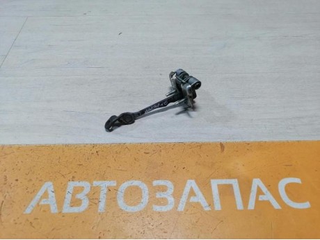 Duster №6 ограничитель двери