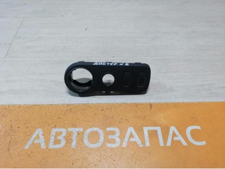 Duster №6 накладка торпедо под блок управления полным приводом