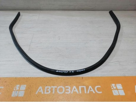 Duster №6 уплотнитель капота