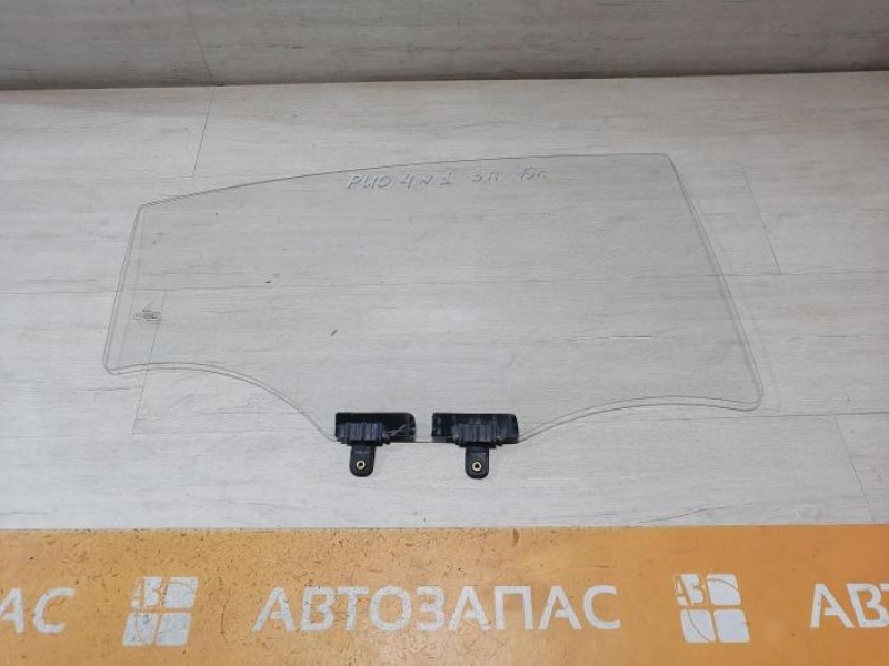 Rio 4 №1 стекло заднее правое 19