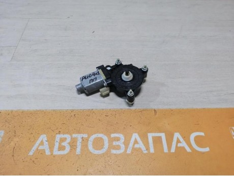 Rio 4 №1 моторчик стеклоподъемника передний правый