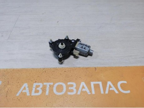 Rio 4 №1 моторчик стеклоподъемника задний левый