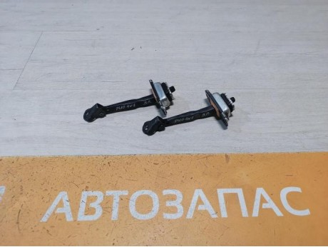 Rio 4 №1 ограничитель двери задний