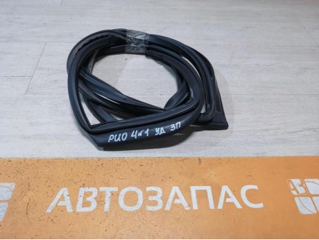 Rio 4 №1 уплотнитель двери задний правый