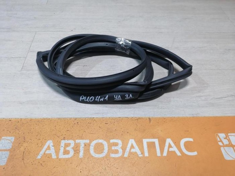 Rio 4 №1 уплотнитель двери задний левый