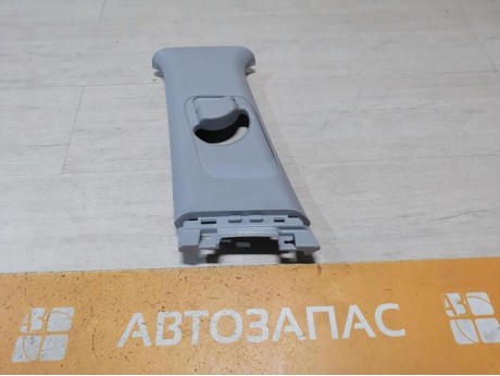 Rio 4 №1 обшивка средней стойки верхняя левая