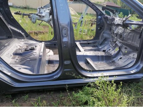 Rio 4 №1 порог правый