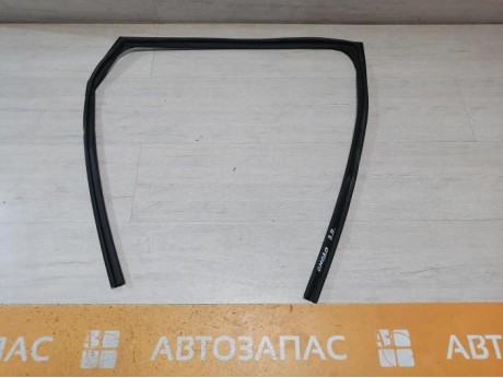 Omoda C5 бархотка верхняя задняя правая