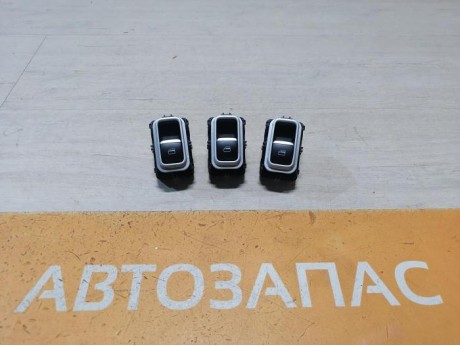 Omoda C5 кнопка стеклоподъемника