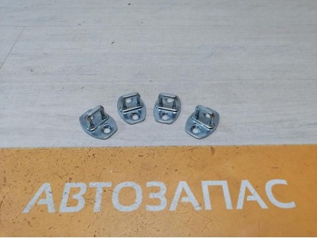 Omoda C5 петля замка двери