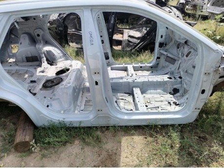 Omoda C5 порог правый