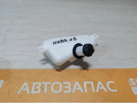 Niva №6 бачок омывателя заднего стекла