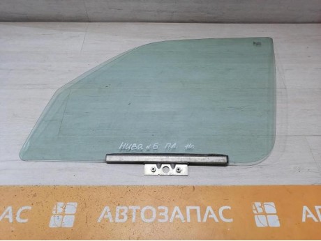 Niva №6 стекло переднее левое 11