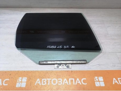 Niva №6 стекло заднее правое 10