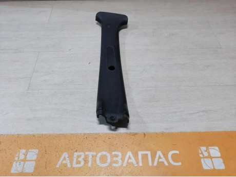 Niva №6 обшивка средней стойки верхняя левая