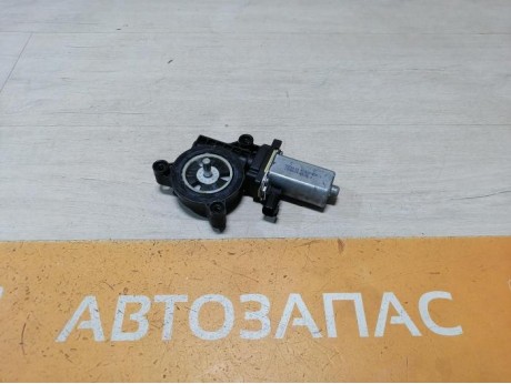 Logan №50 моторчик стеклоподъемника левый