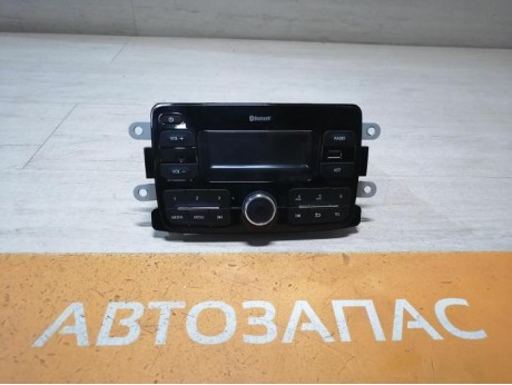 Sandero №15 магнитола штатная 2 дин
