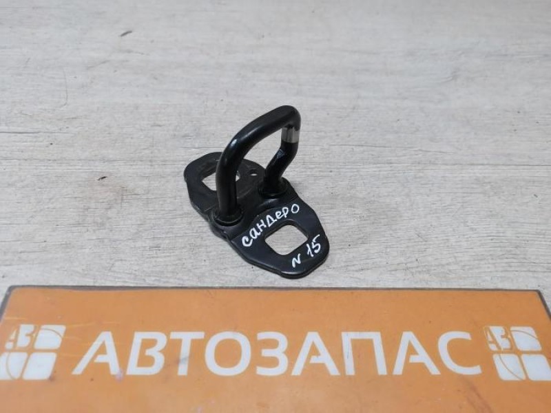 Sandero №15 петля замка багажника