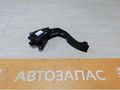 Sandero №15 педаль газа