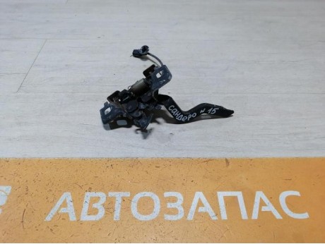 Sandero №15 замок капота