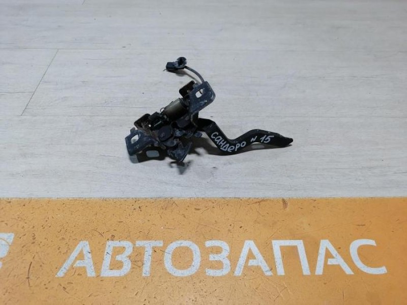 Sandero №15 замок капота