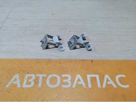 Sandero №15 петля багажника