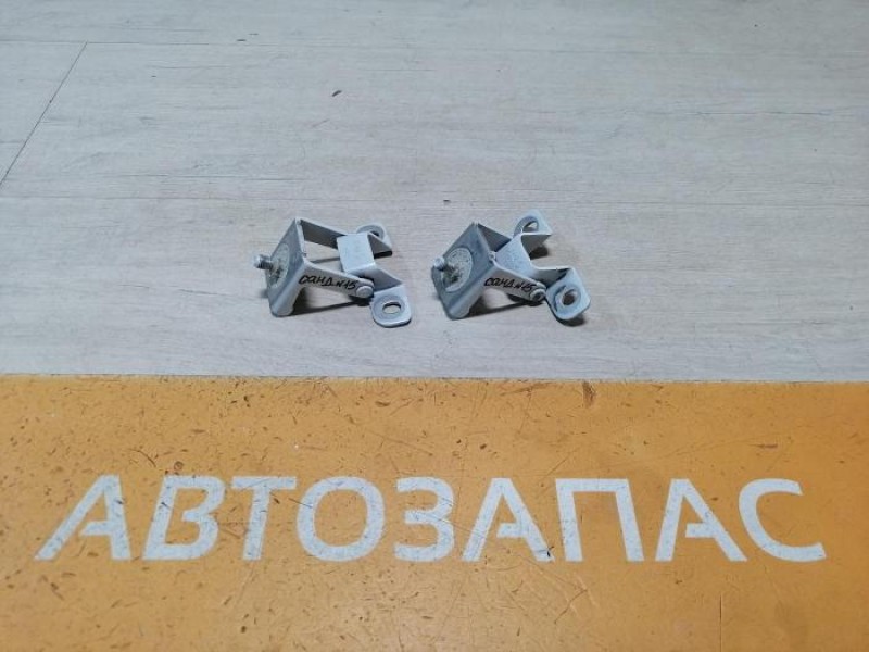 Sandero №15 петля багажника