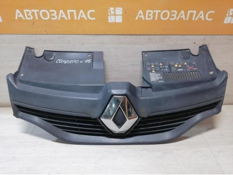 Sandero №15 решетка радиатора не ориг
