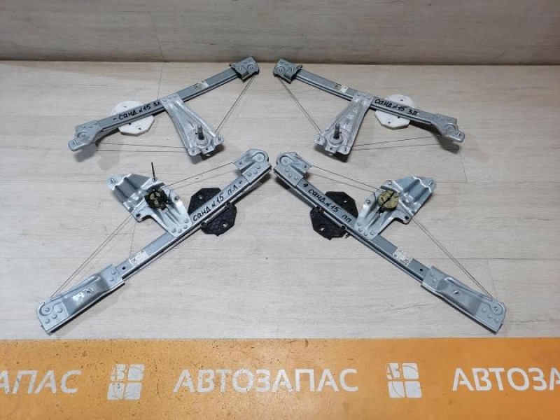 Sandero №15 стеклоподъемник передний правый