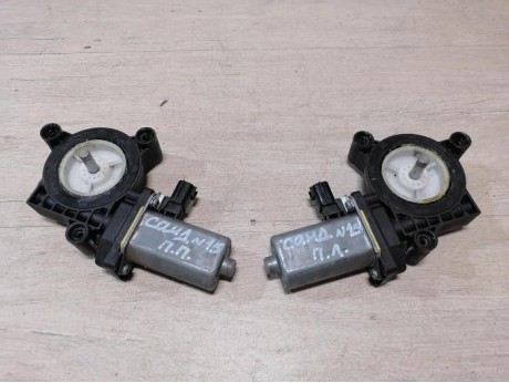 Sandero №15 моторчик стеклоподъемника правый